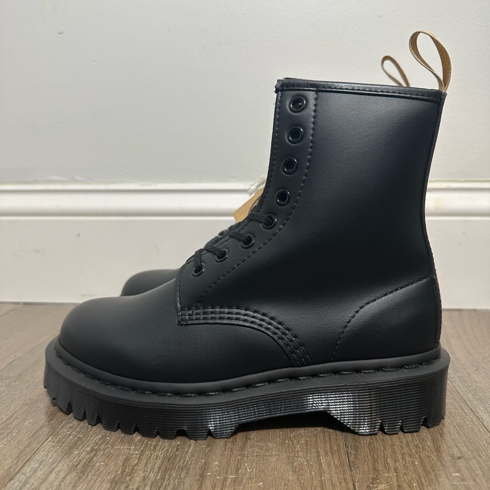 Dr. Martens 1460 Mens Sz 5 Boots MONO Leather Doc 27032 ALL BLACK $160 Vegan
